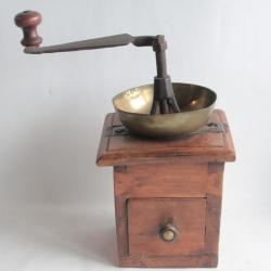 Grand Moulin &agrave; caf&eacute; XIXe si&egrave;cle