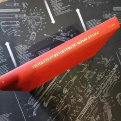 livre pistolets & revolvers du monde entier P.Caiti