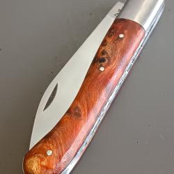 COUTEAU AURILLAC, THIERS, manche ronce de bois de rose, guilloch&eacute;.