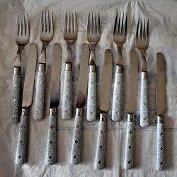 Lot de 24 couverts de table (Couteaux fourchettes cuill&egrave;res)