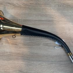 belle corne laiton 50 cm cuir , destockage chasse enchere