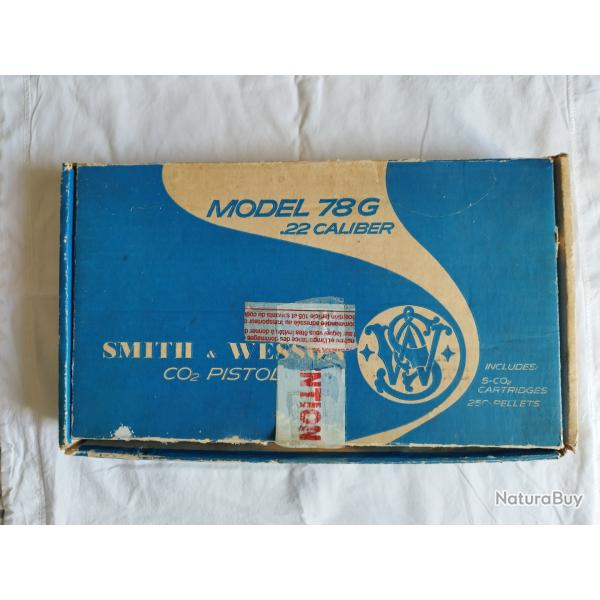 VENDS INTERESSANT PISTOLET SMITH ET WESSON 78 G TRES BON ETAT  COMPLET DANS SA BOITE D'ORIGINE