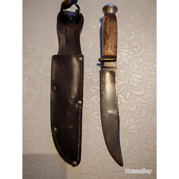 Tr�s ancien couteau de chasse