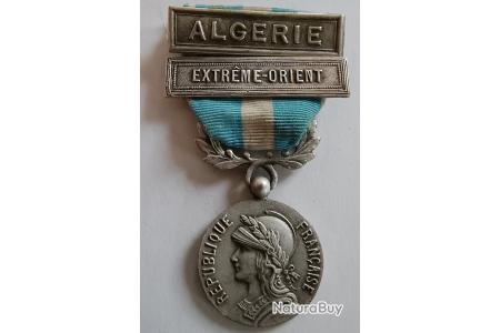 Médaille Coloniale Française Avec Agrafes (Maroc, Tonkin, Etc.) - Décoration Militaire - Occasion