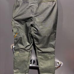 pantalon de traque Somlys t42 a vendre aux encheres , trou a l'entre jambe