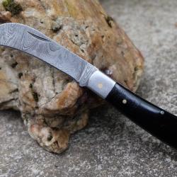 Beau Couteau Grand-P&egrave;re Vannier Lame Serpette Damas 128 Couches Manche R&eacute;sine Fabric Artisanale 01