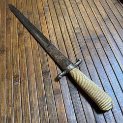 DAGUE DE V&Eacute;NERIE LUXE IVOIRE ARGENT GRAVURES - EN L'&Eacute;TAT XVlll &eacute;me si&egrave;cle