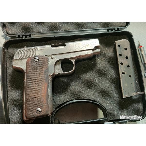 Pistolet type ruby calibre 7.65 vendu avec 1 chargeur