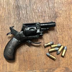 Revolver 320 + munitions apte au tir