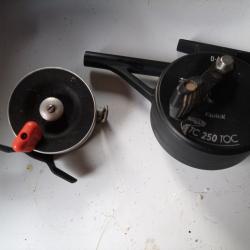 Lot deux moulinets p&ecirc;che au toc D.A.M TC 250 TOC et  un PRATIC