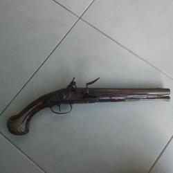 Pistolet d'ar&ccedil;on 18eme siecle