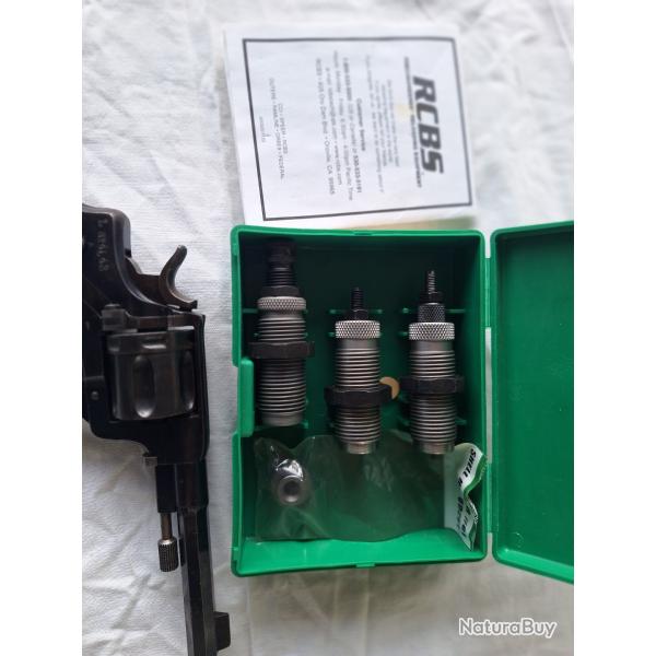 vend revolver d'ordonnance suedois model 1887 cal 7.5 nagant  cat D  + outils de rechargement RCBS