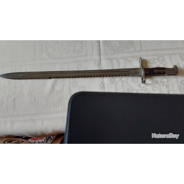 BAIONNETTE VETTERLI 1878 � DENTS DE SCIE 4 RIVETS AVEC FOURREAU ET GOUSSET.