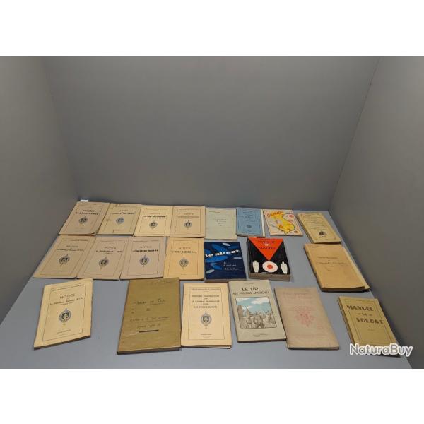 Lot de livres et notices militaria