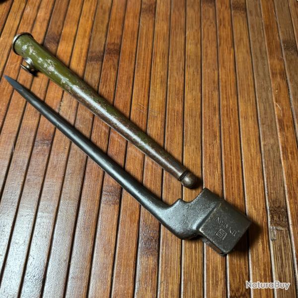 BAIONNETTE CLOU ANGLAISE N 4 MK II  FABRICATION U.S AVEC SON FOURREAU WW2