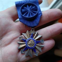 M&eacute;daille d officier de l ordre de la sant&eacute; publique