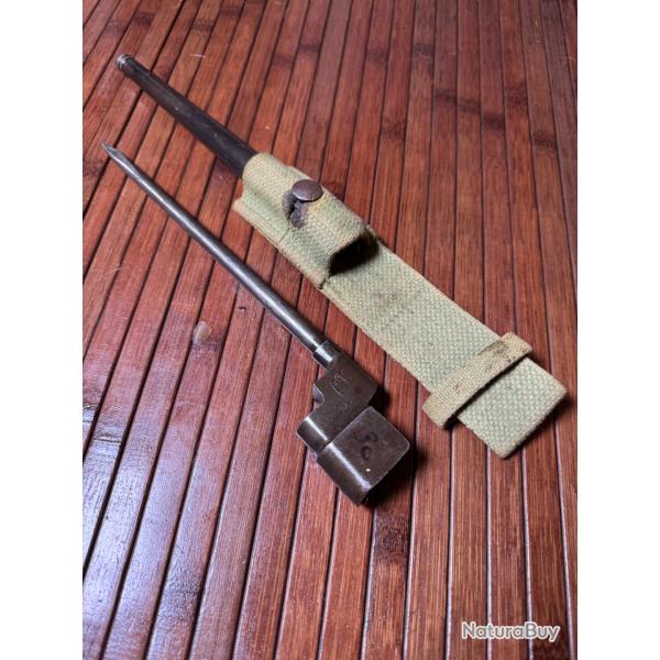 BAIONNETTE CLOU ANGLAISE 4 MK II  BAIRD AVEC SON FOURREAU ET PORTE BA�ONETTE WW2