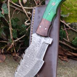 Couteau de Chasse Trakker Damas Grosse Lame 256 Couches Manche Bois Jungle Fabr Artisanale Etui Cuir