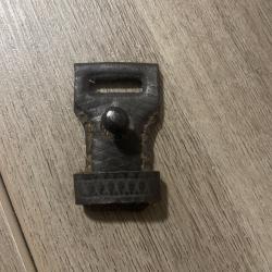 PATTE DE FIXATION BRETELLE ALLEMANDE WW2
