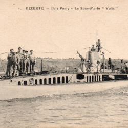 CPA - Marine de Guerre  - BIZERTE - Baie Ponty - Le SOUS-MARIN "VOLTA " - N&deg;7045