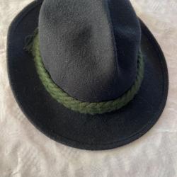 Vends chapeau genre tyroliens