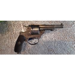 Revolver d'ordonnance en tr&eacute;s bonne &eacute;tat. mod&egrave;le 1873 fabriqu&eacute; en 1874