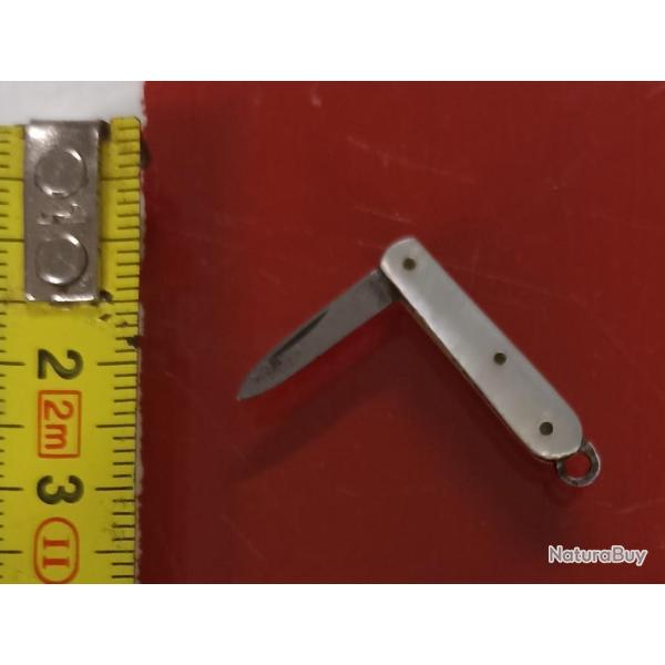 Ancien mini couteau type PRADEL nacre vintage