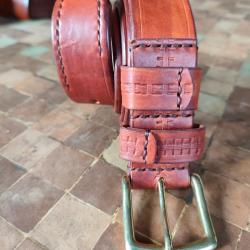 Ceinture cuir homme faite enti&egrave;rement a la main .largeur 40mm teinture et coutures a la main. N4