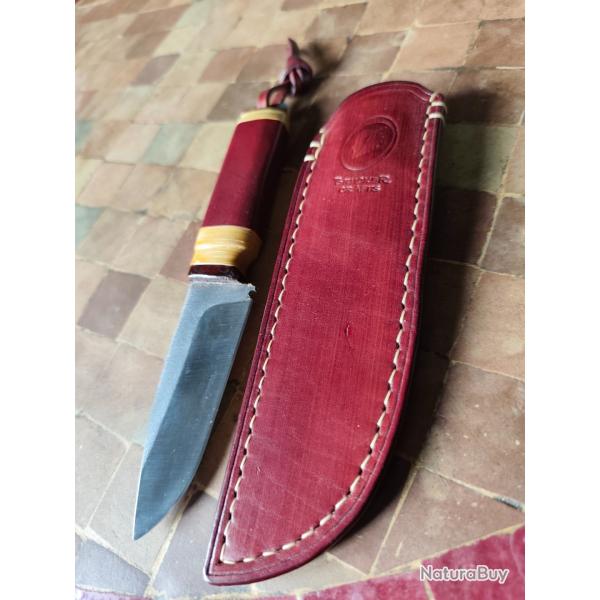 �tui couteau port verticale cuir tannage v�g�tal fait enti�rement a la main.pour gaucher.