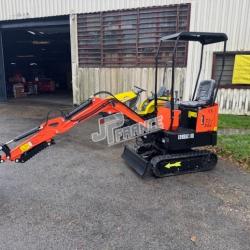 MINI PELLE  MOTEUR DIESEL MONO CYLINDRES 1TONNE  GODET 350 MM LAME NIVELEUSE ROTATION 360 &deg;  NEUVE