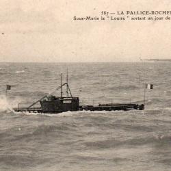 CPA - MARINE de GUERRE- Sous-Marin " Loutre " -N&deg;7063