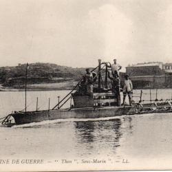 CPA - MARINE de GUERRE - Sous-Marin " Thon " -N&deg;7064