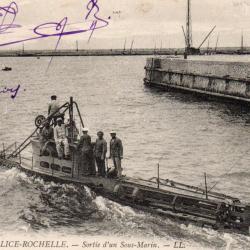 CPA - MARINE de GUERRE - " LA PALLICE ROCHELLE  "  Sous-Marin -N&deg;7071