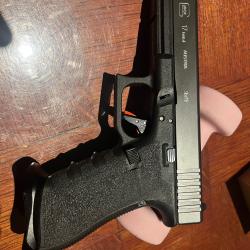 Glock 17 Gen4 detente timney, magwell, grip