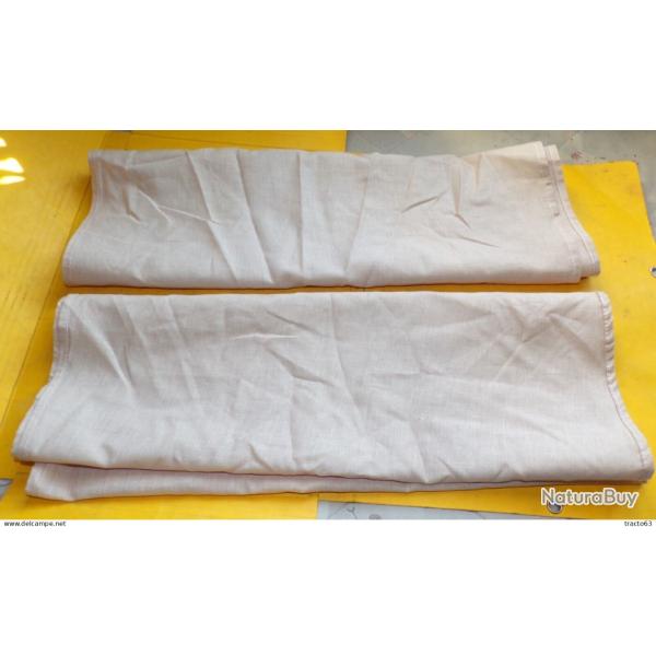 FOULARDS EN LOT DE 2 DE L'ARMEE FRANCAISE , DIMENSION 40 CM X 115 CM  , ETAT�NEUF VOIR PHOTOS . POUR