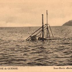 Carte Postale Ancienne Sous-Marin Marine de Guerre N&deg;7077