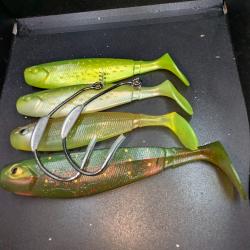 Lot 366 /4 Leurres Souple Gunki G'Bump/14 CmX3pcs et 1 pcx17 cm / +2 hame&ccedil;ons 18grs . RAPTOR 10/0 .