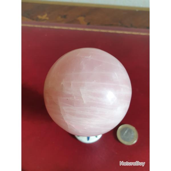 Sph�re de quartz rose diam�tre 6,5 cm poids 350 grammes
