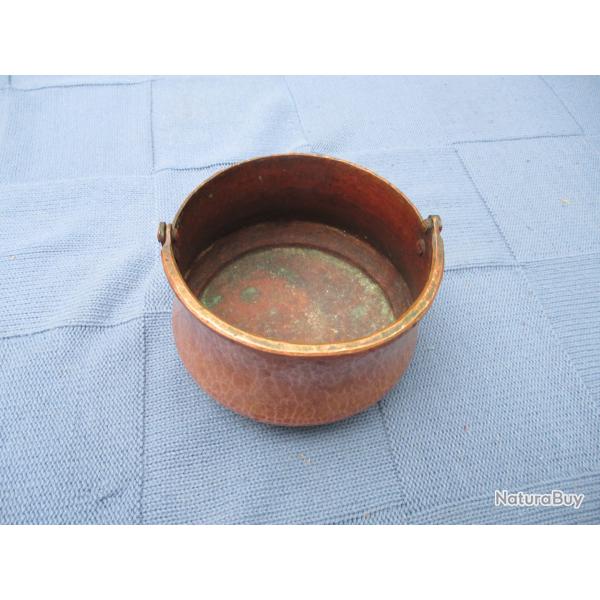 chaudron  en cuivre      vintage