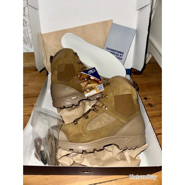 Chaussures randonn�e combat T45 HAIX