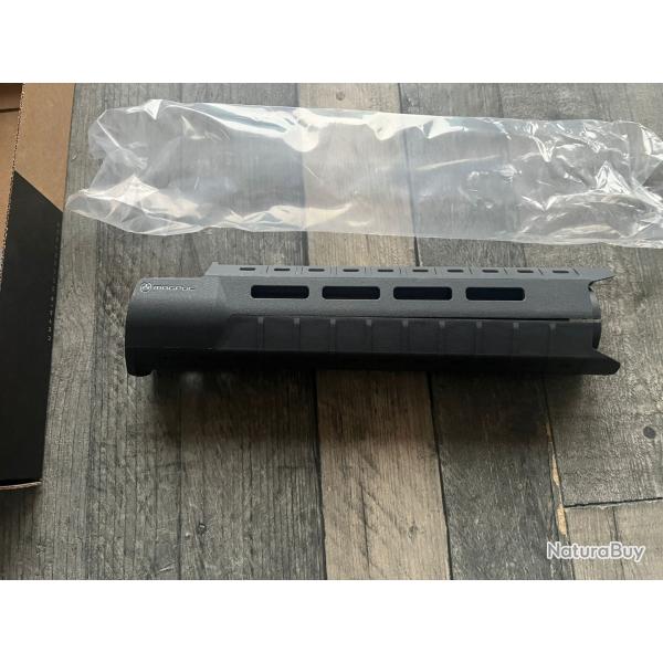 MOE-SL garde-main M-LOK longueur interm�diaire pour AR-15 Gris grey