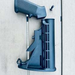 Crosse et poign&eacute;e Ar15 / M4