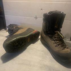 vend chaussures sportiva montain tres bon etat