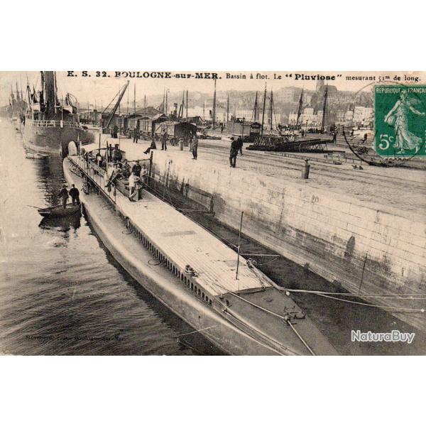 CPA - MARINE DE GUERRE -  E.S.32 . BOULOGNE sur - MER -Sous - Marin " Pluvi�se " N�7091