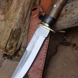 Poignard de Chasse Survie Lame Acier Carbone 1055 Manche Bois Bois Acier Etui Cuir Fabric Artisanale
