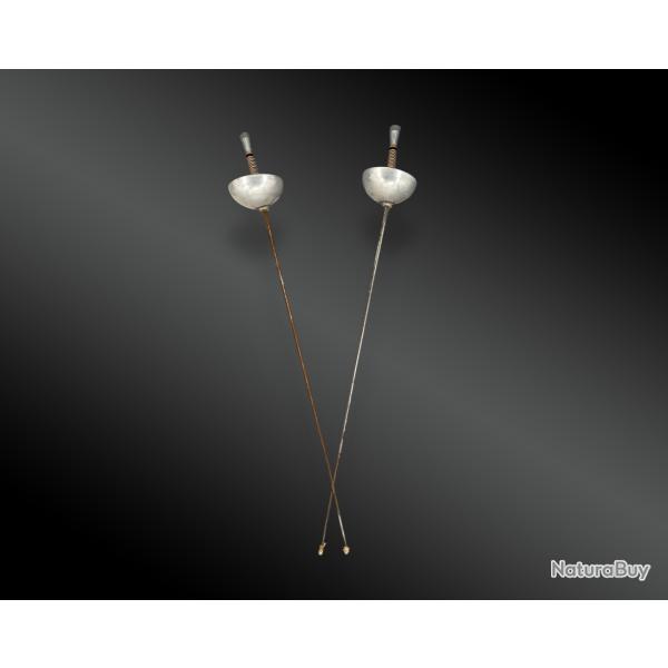 PAIRE D'�PEES D'ESCRIME, COQUILLES EN ALUMINIUM France, d�but XX�me si�cle