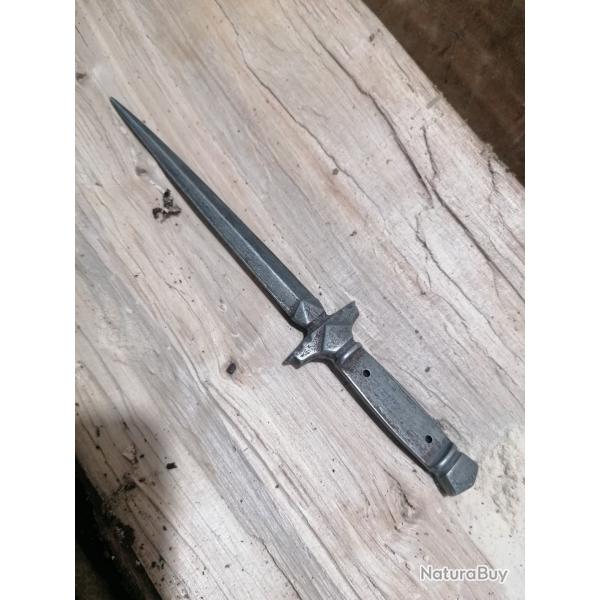 Lame stylet forge couteau