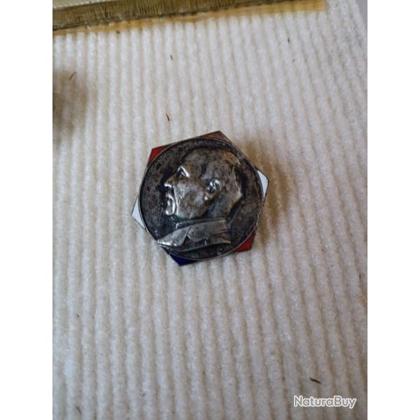 Badge mar�chal P�tain n2