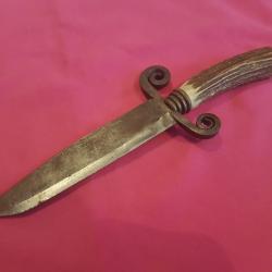 Ancien Couteau en Fer forg&eacute;