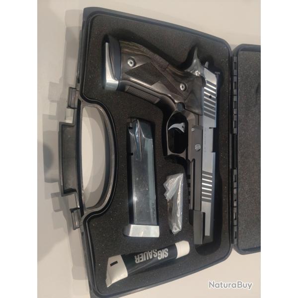 Sig Sauer P226 x six black & white Cal 9X19